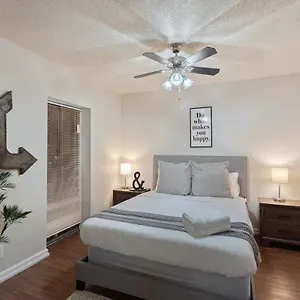 Apartment Affordable Downtown W Views, Memphis